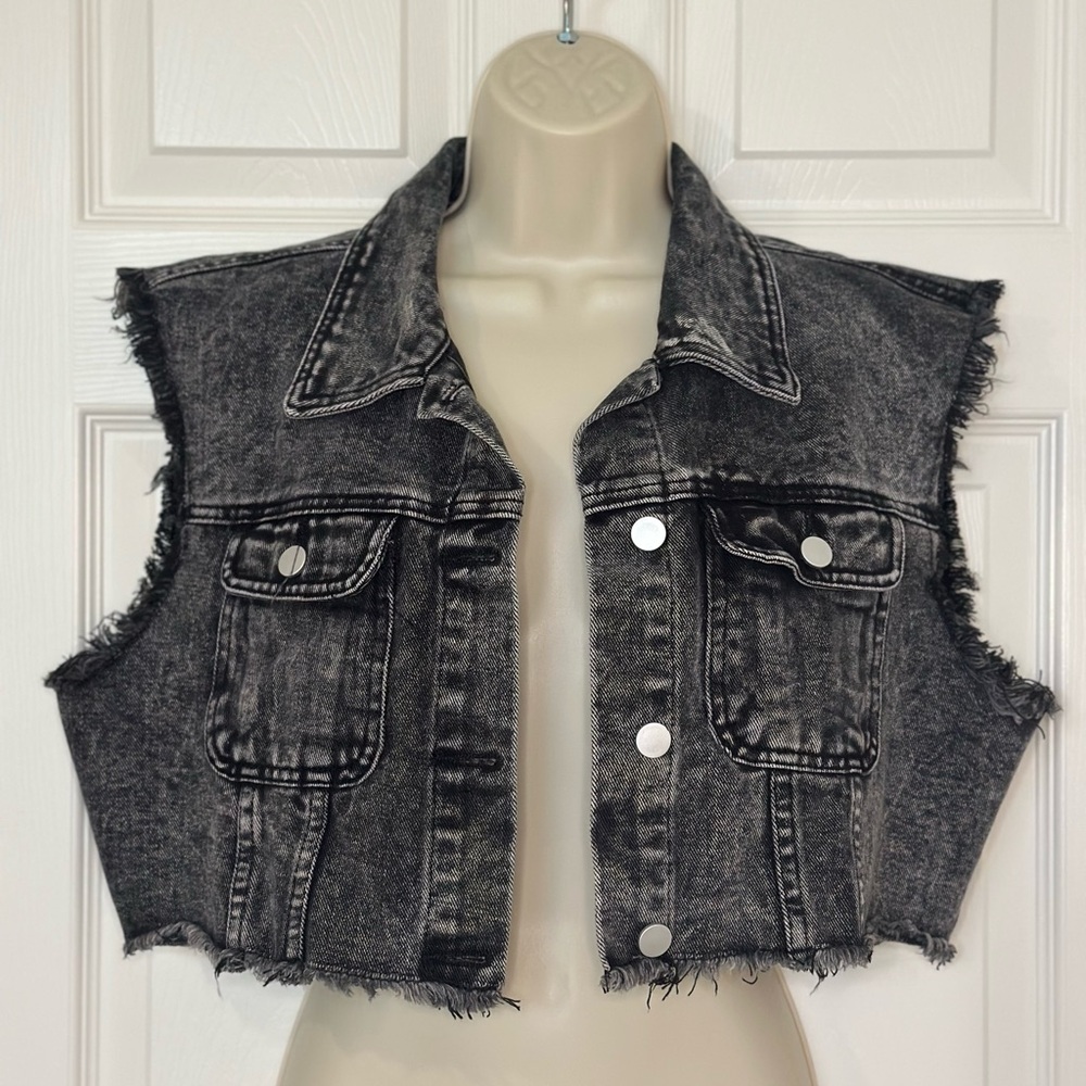 Black/Grey Cropped Sleeveless Jean Vest Jacket